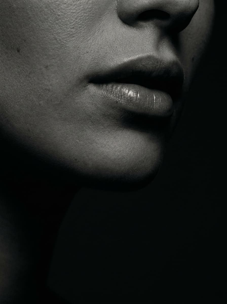 Lip, subtle